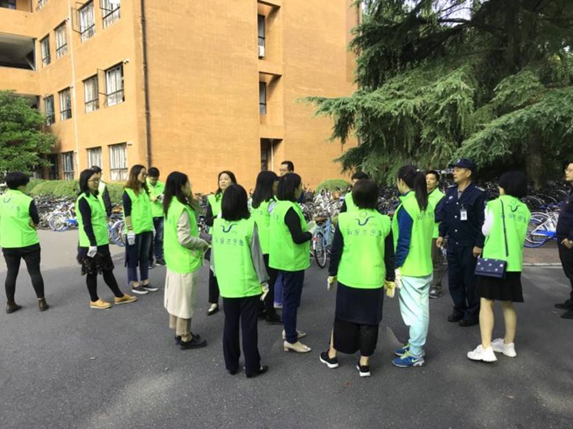 开展校园环境规整（自行车摆放引导与整