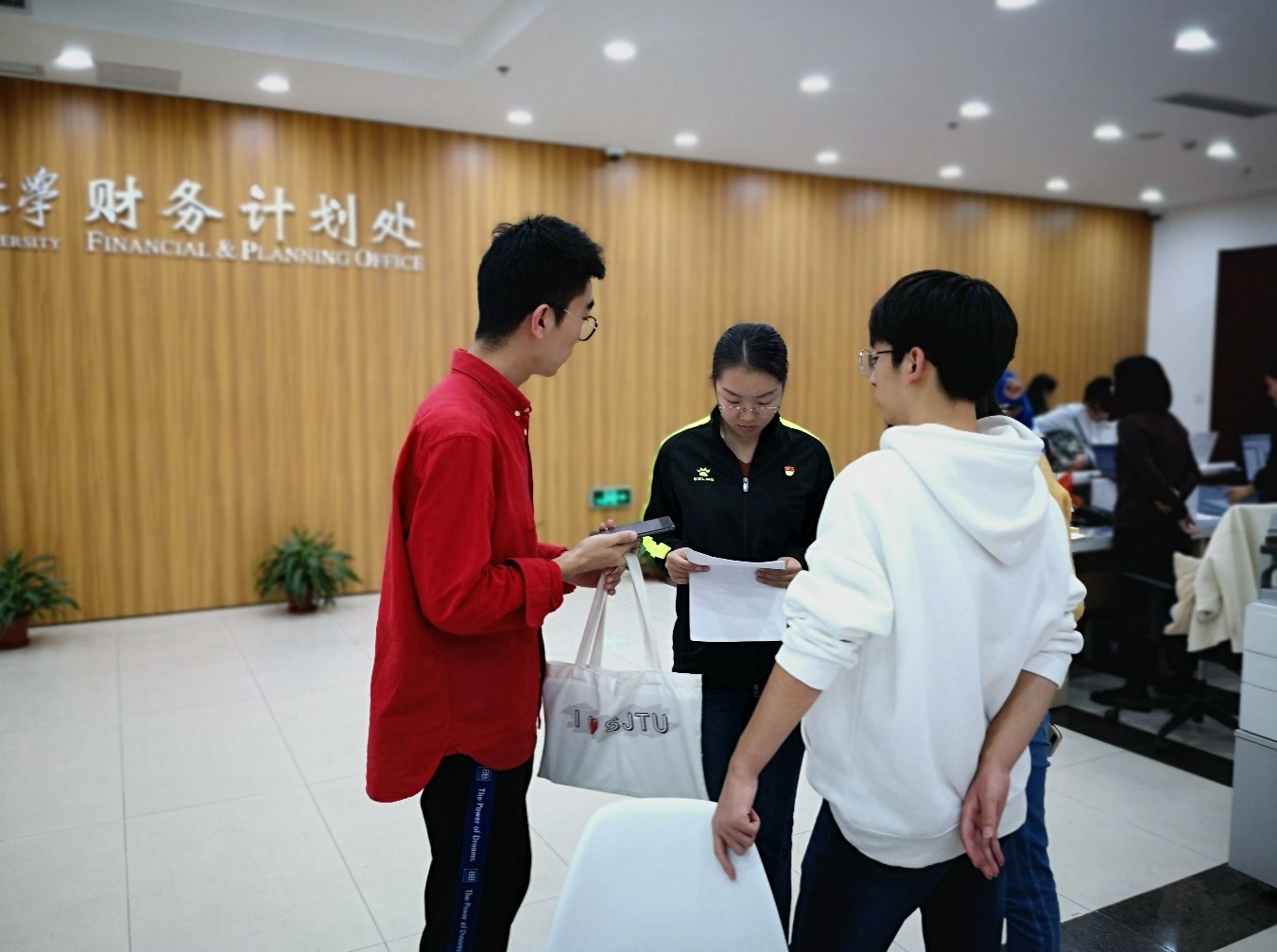 至少参加1次志愿服务”的要求
