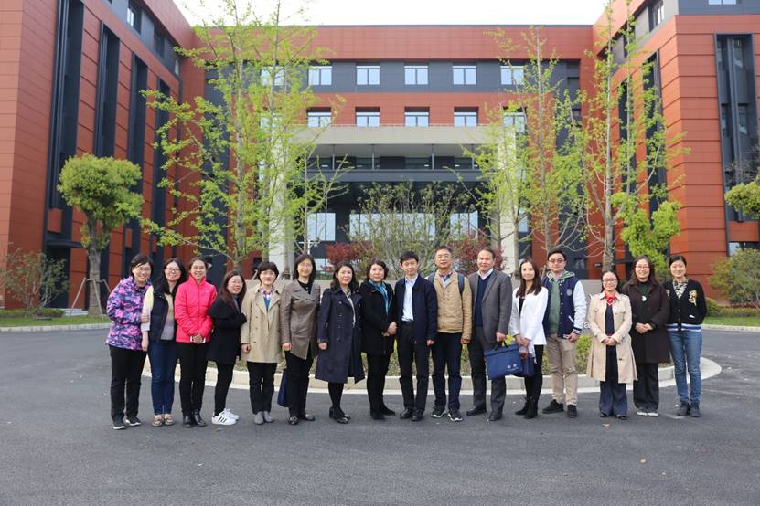 钱学森图书馆和分析测试中心开展以“对