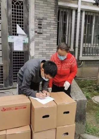 危难时刻显本色