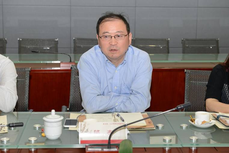 图书馆馆长陈进