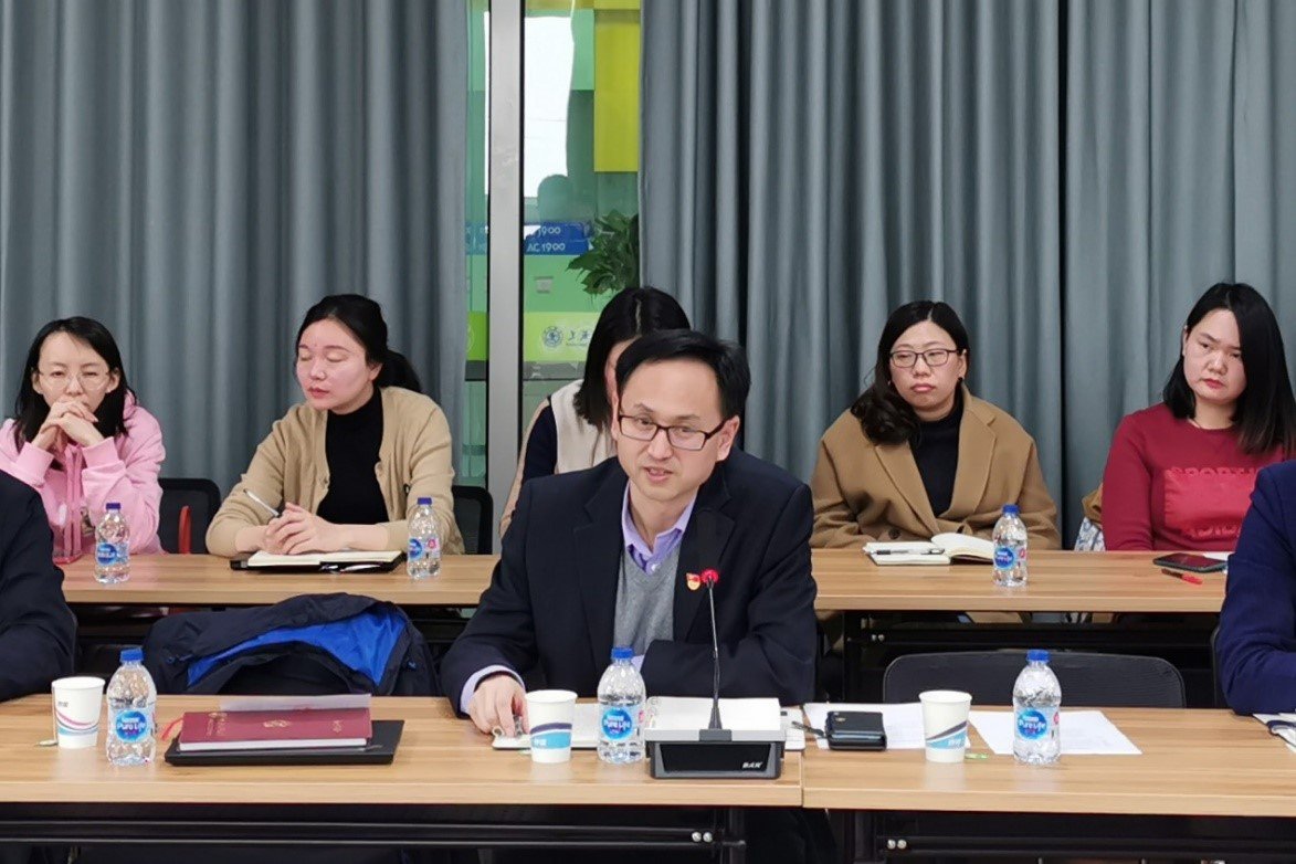 支部全体党员出席会议