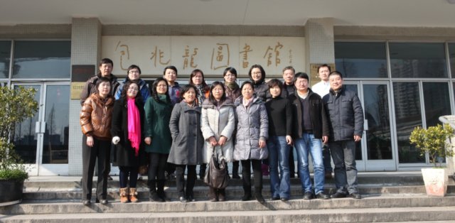 记图书馆第三党支部党员志愿者活动