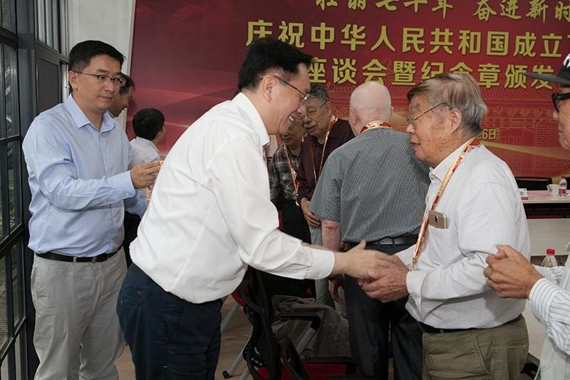 离休干部及遗属代表