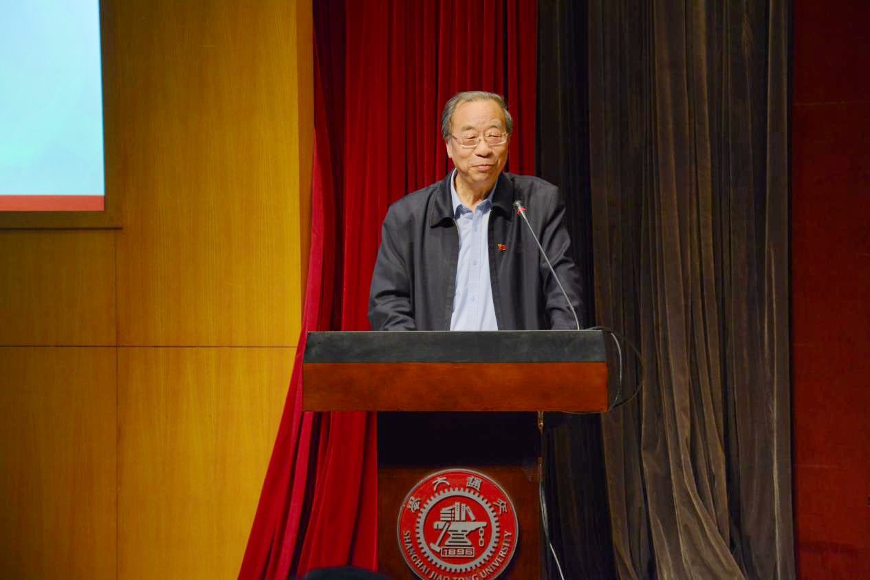 校关工委常委副主任蒋秀明