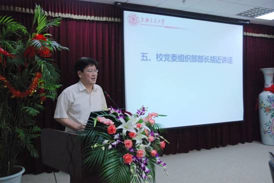 关于做好2012年高校毕业生党员离校