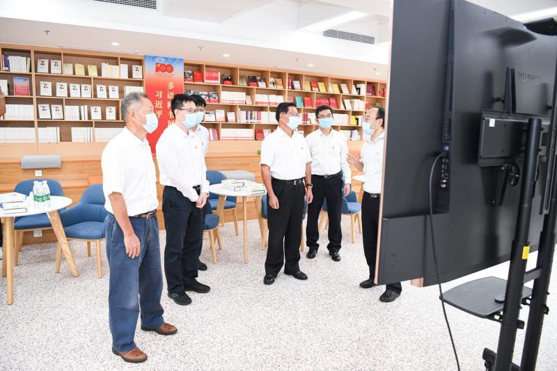 副组长黄宗明及指导组成员