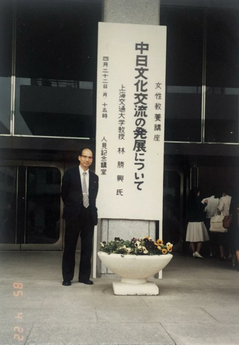 作为献给党百岁生日的礼物