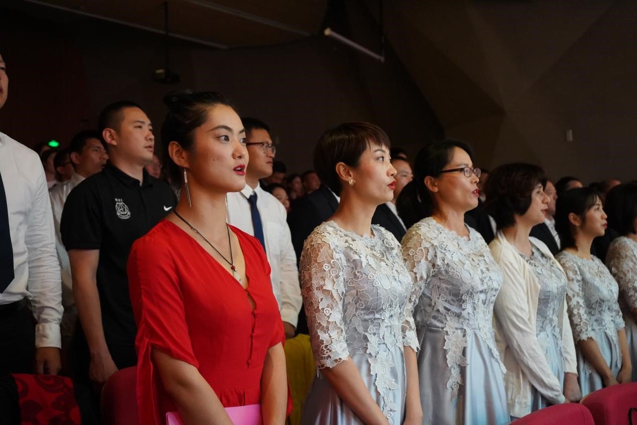体育系全体师生欢聚一堂“歌唱祖国七十