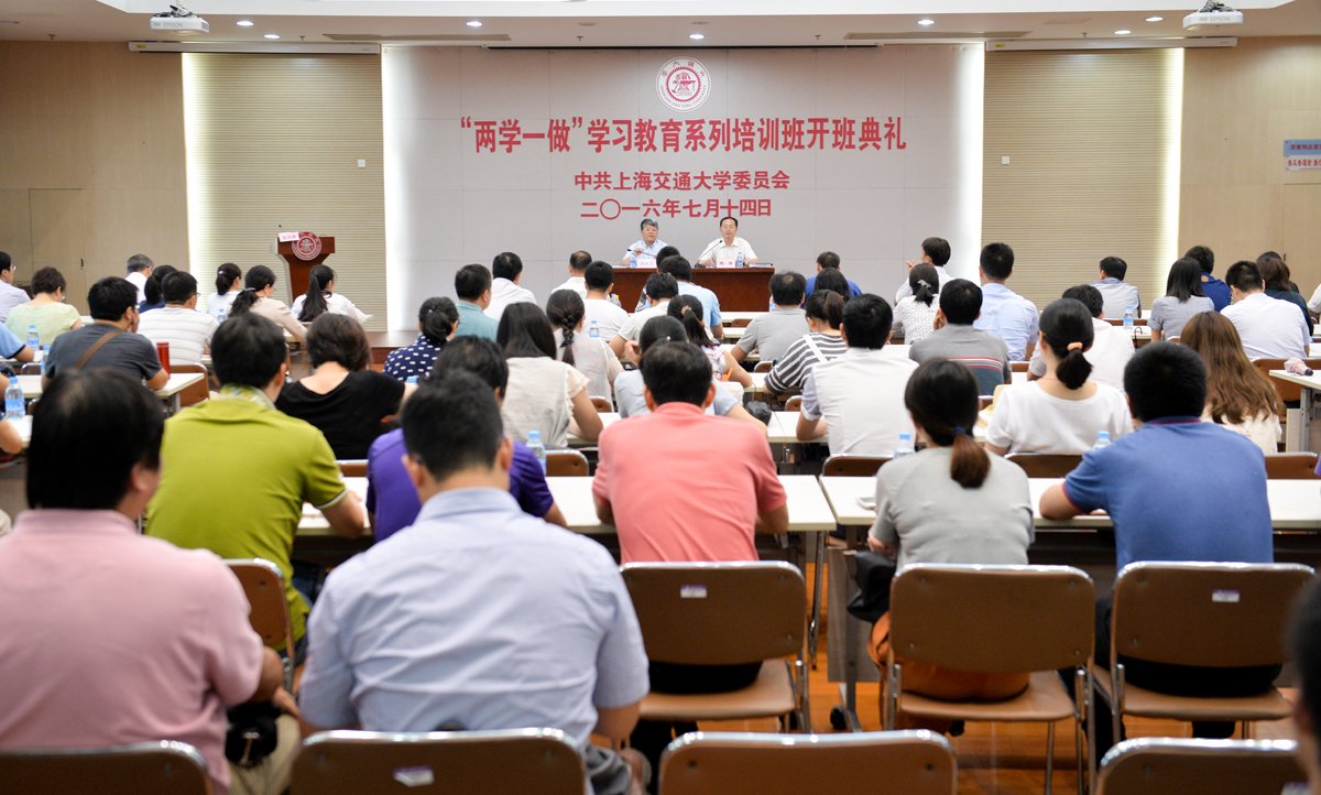 大世界游戏官网新手怎么玩部长顾锋同志