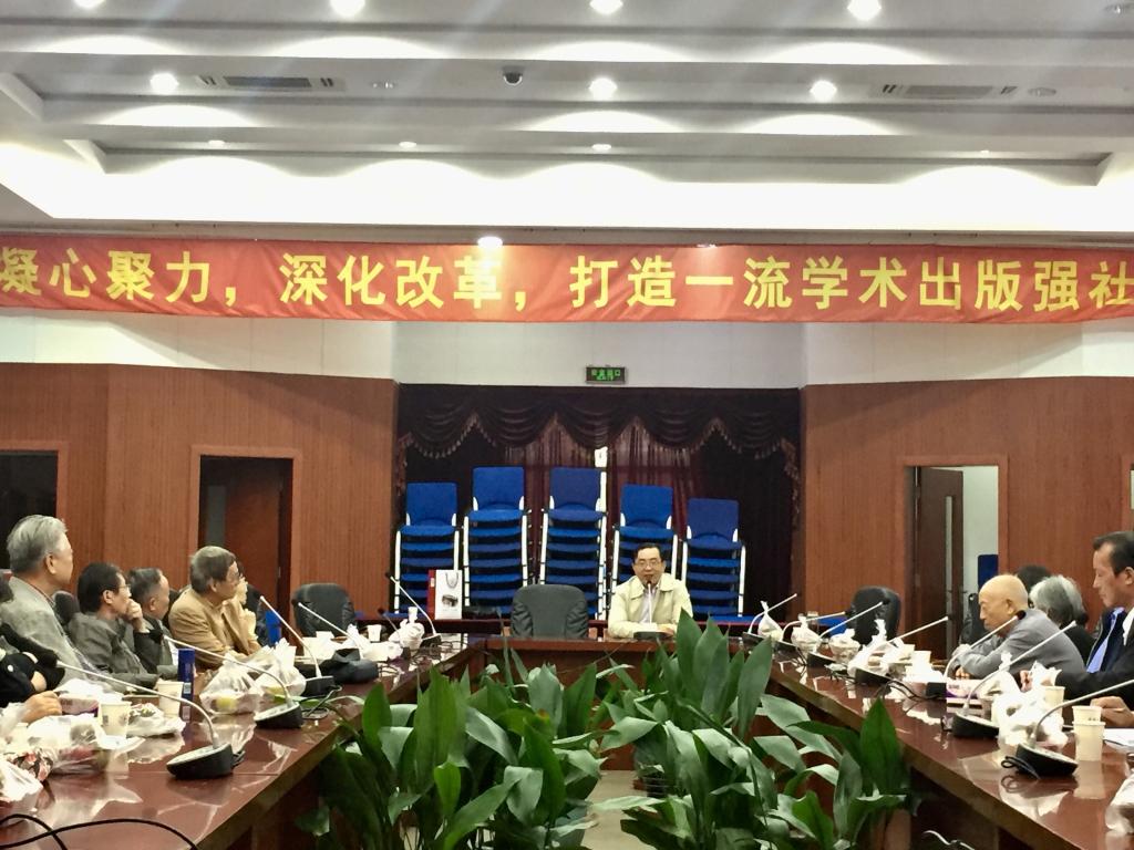 围绕李坤龙总结报告了支委会工作