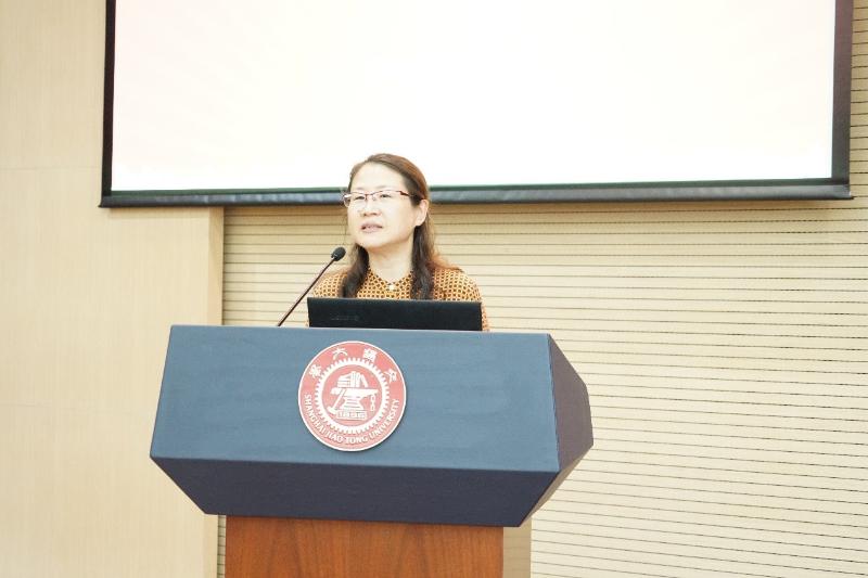 直属单位的43名新任教师党支部书记参